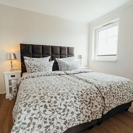 Ocean View Apartment *
