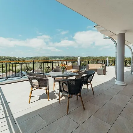 Ocean View Apartment *